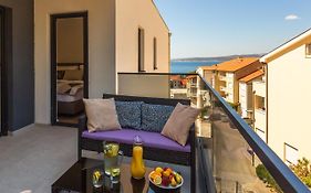 Luxury 2 Bedroom Apartment With Sea View